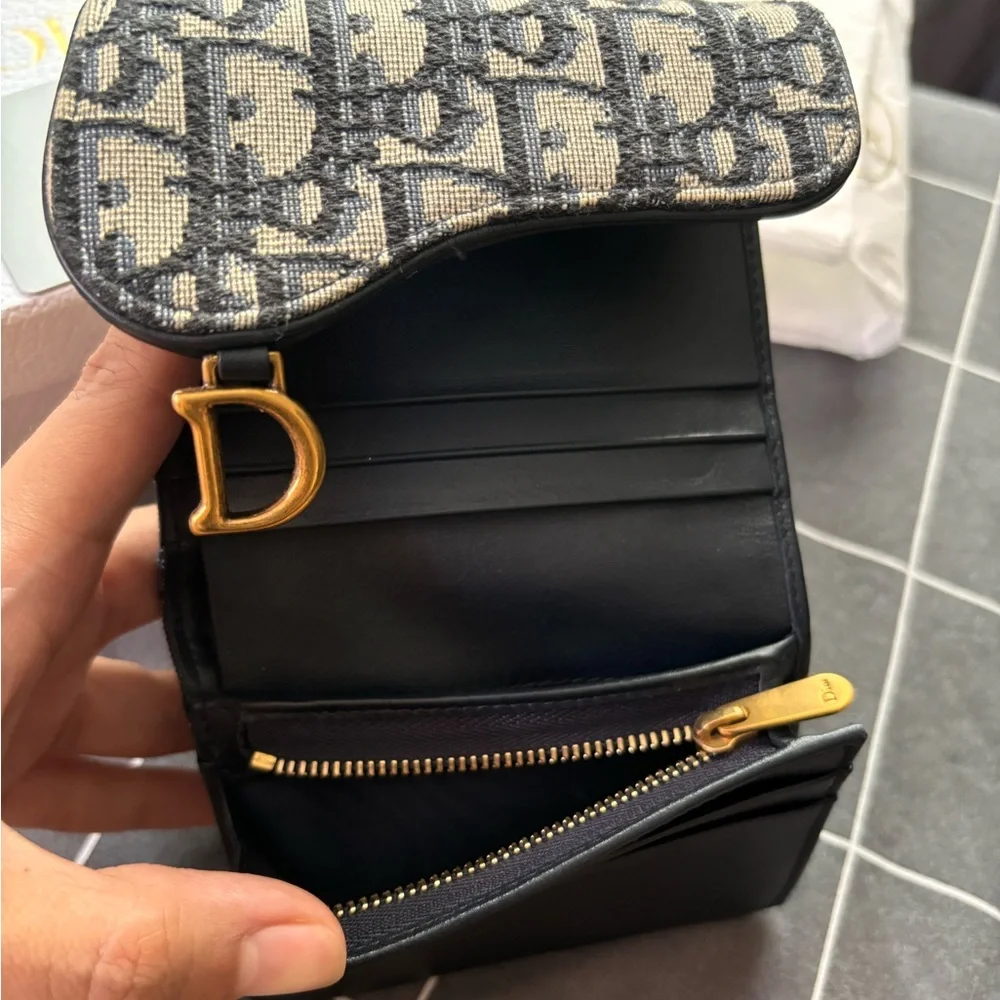 *FULL SIZE WALLET, NOT CARDHOLDER* Dior saddle oblique print, never used